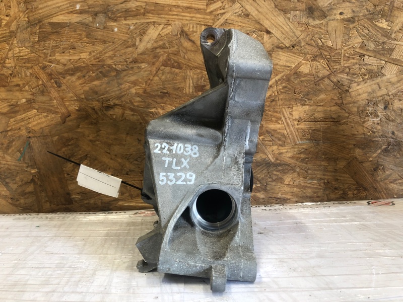 Помпа TLX 14-17 2015 Седан 2.4