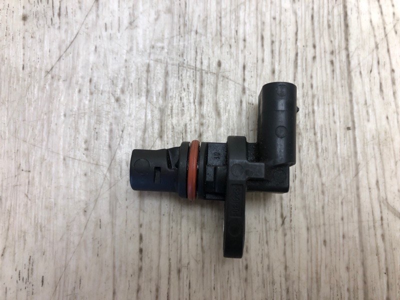 Датчик положения распредвала VOLKSWAGEN PASSAT B8 14- 2015 A32 1.8 CPRA 04C 907 601 B Б/У