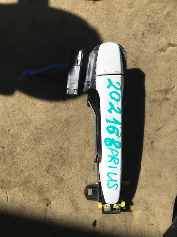 Запчасть ручка двери наружная задняя левая TOYOTA PRIUS - 30 09-17 69211-74020-A0 Б/У Ручка двери наружная задняя левая TOYOTA PRIUS - 30 09-17 69211-74020-A0 Б/У