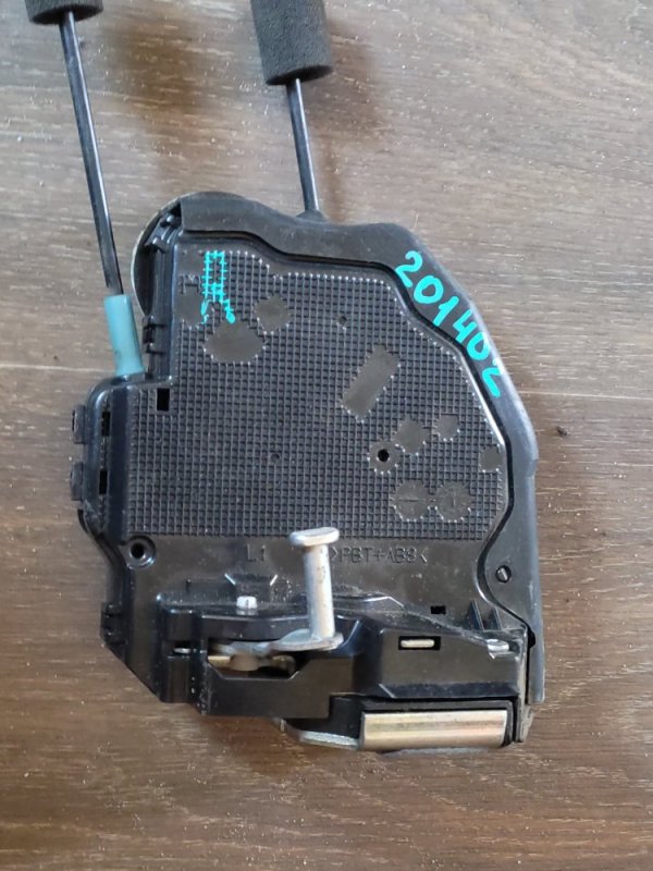 Замок двери задний левый TOYOTA RAV4 05-12 Замок двери задний левый TOYOTA RAV4 05-12