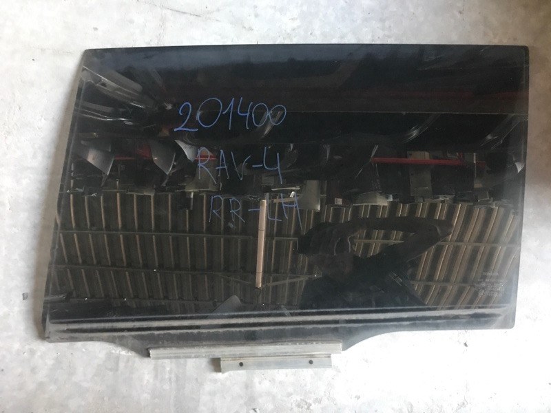 Стекло двери заднее левое TOYOTA RAV4 05-12 6810442110 Б/У
