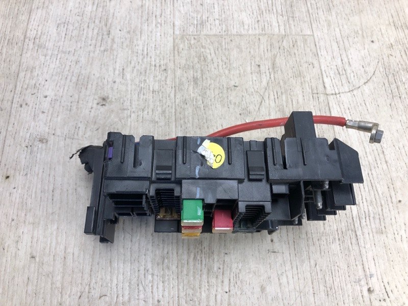 Блок предохранителей моторный отсек VOLKSWAGEN JETTA USA 10-17 162 CBTA 2.5L