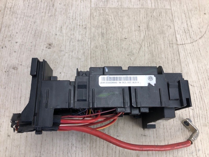 Блок предохранителей моторный отсек JETTA USA 10-17 2011 162 CBTA 2.5L