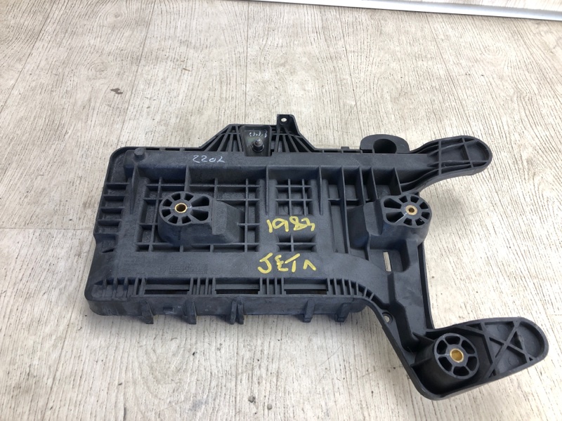 Полка аккумулятора JETTA USA 10-17 2011 162 CBTA 2.5L Полка аккумулятора JETTA USA 10-17 2011 162 CBTA 2.5L