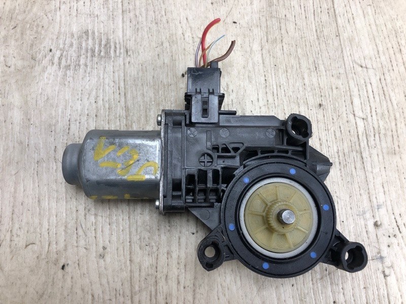 Моторчик стеклоподъемника задний правый JETTA USA 10-17 2011 162 CBTA 2.5L