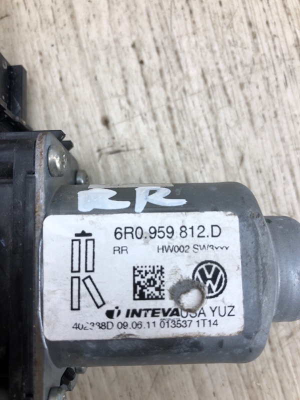Моторчик стеклоподъемника задний правый JETTA USA 10-17 2011 162 CBTA 2.5L