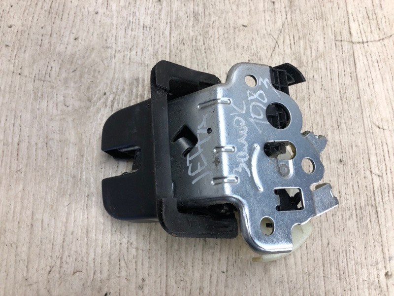 Замок крышки багажника JETTA USA 10-17 2011 162 CBTA 2.5L