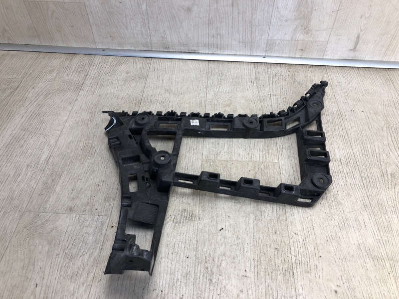 Кронштейн заднего бампера правый VOLKSWAGEN JETTA USA 10-17 2011 162 CBTA 2.5L 5C6 807 394 Б/У