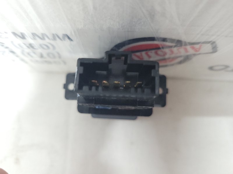 Кнопка закрывания крышки багажника ACURA MDX (YD2) 06-13 Внедорожник 3.7 J37A1