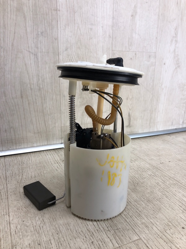 Топливный насос JETTA USA 10-17 2011 162 CBTA 2.5L