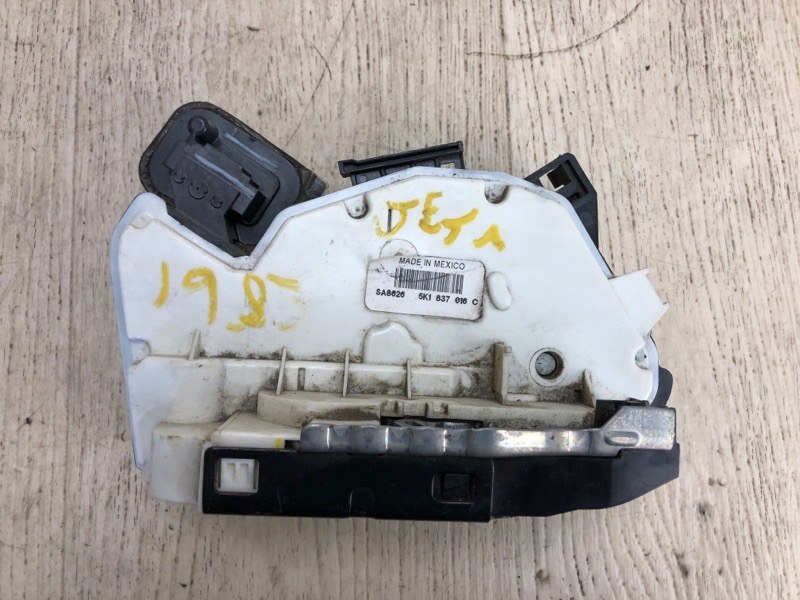 Замок двери передний правый VOLKSWAGEN JETTA USA 10-17 2011 162 CBTA 2.5L 5K1 837 016  C Б/У
