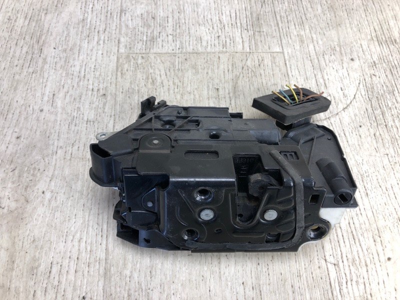 Замок двери передний правый JETTA USA 10-17 2011 162 CBTA 2.5L
