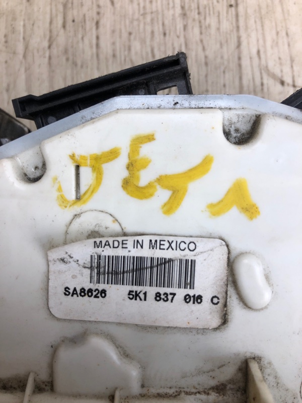 Замок двери передний правый JETTA USA 10-17 2011 162 CBTA 2.5L