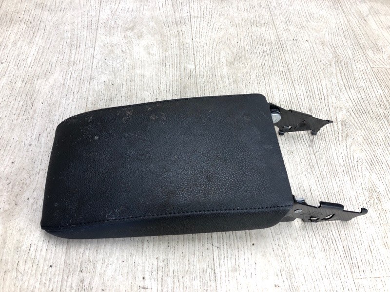 Подлокотник VOLKSWAGEN JETTA USA 10-17 2011 162 CBTA 2.5L 5C6 864 571 Б/У