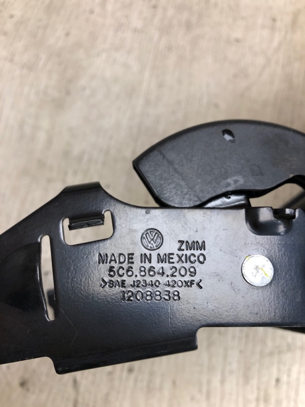 Подлокотник JETTA USA 10-17 2011 162 CBTA 2.5L