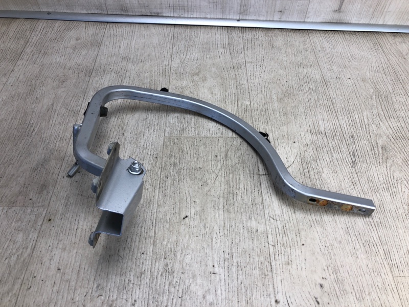 Петля крышки багажника левая JETTA USA 10-17 2011 162 CBTA 2.5L