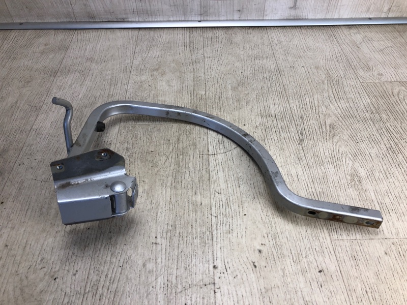 Петля крышки багажника правая JETTA USA 10-17 2011 162 CBTA 2.5L