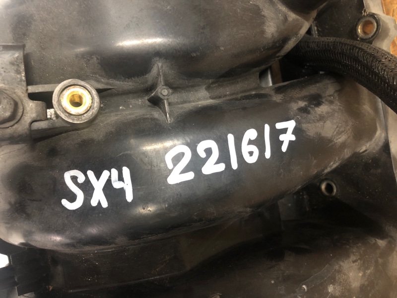 Коллектор впускной SX4 06-13 2008 Седан J20A Коллектор впускной SX4 06-13 2008 Седан J20A
