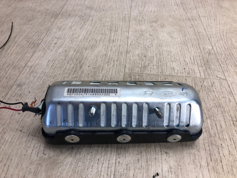 Подушка безопасности в сиденье правая SORENTO UM 14- 2015 UM 2.4 G4KJ Подушка безопасности в сиденье правая SORENTO UM 14- 2015 UM 2.4 G4KJ