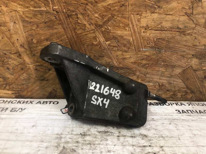 Кронштейн КПП задний SX4 06-13 2008 Седан J20A Кронштейн КПП задний SX4 06-13 2008 Седан J20A
