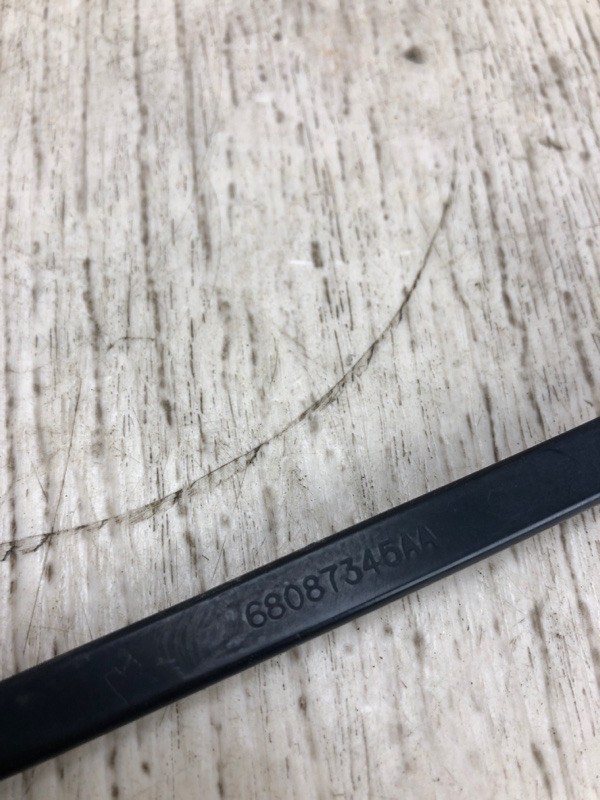 Поводок стеклоочистителя передний правый JOURNEY 08-20 2013 JC 3.6 ERB