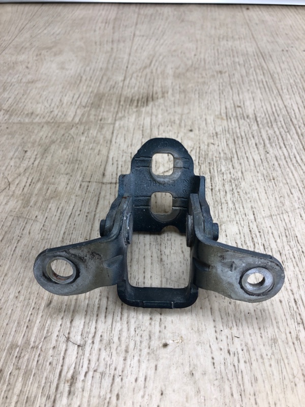 Петля двери верхняя передняя левая DODGE JOURNEY 08-20 JC 3.6 ERB