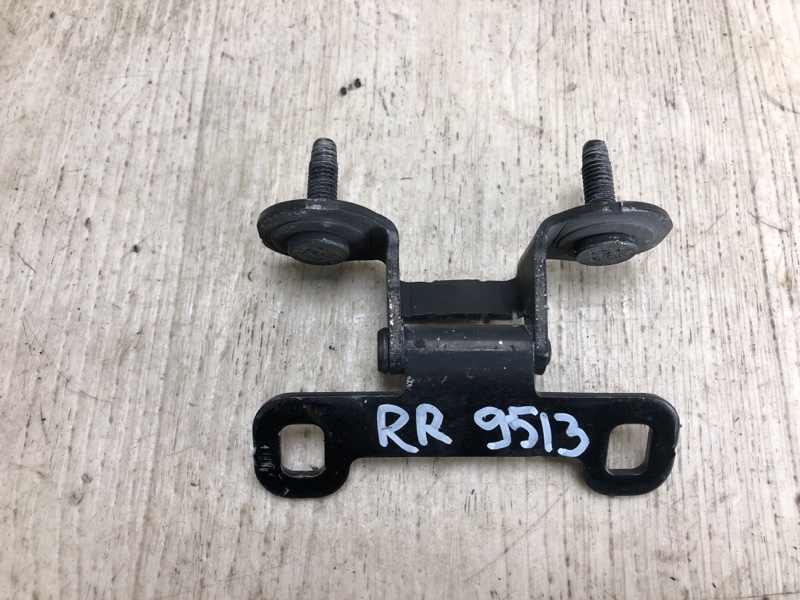 Запчасть петля крышки багажника DODGE JOURNEY 08-20 2013 JC 3.6 ERB 5074292AD Б/У Петля крышки багажника DODGE JOURNEY 08-20 2013 JC 3.6 ERB 5074292AD Б/У