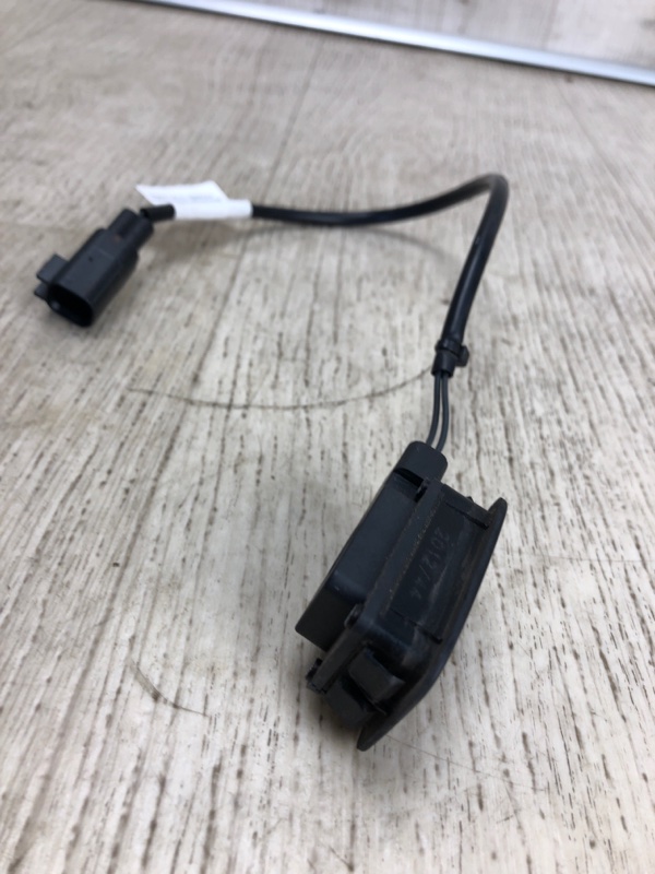 Кнопка открывания багажника наружная JOURNEY 08-20 2013 JC 3.6 ERB Кнопка открывания багажника наружная JOURNEY 08-20 2013 JC 3.6 ERB