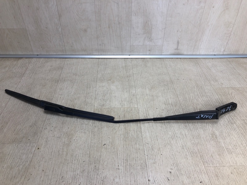 Поводок стеклоочистителя передний правый VOLKSWAGEN PASSAT B8 14- 2015 A32 1.8 CPRA 561 955 406 Б/У