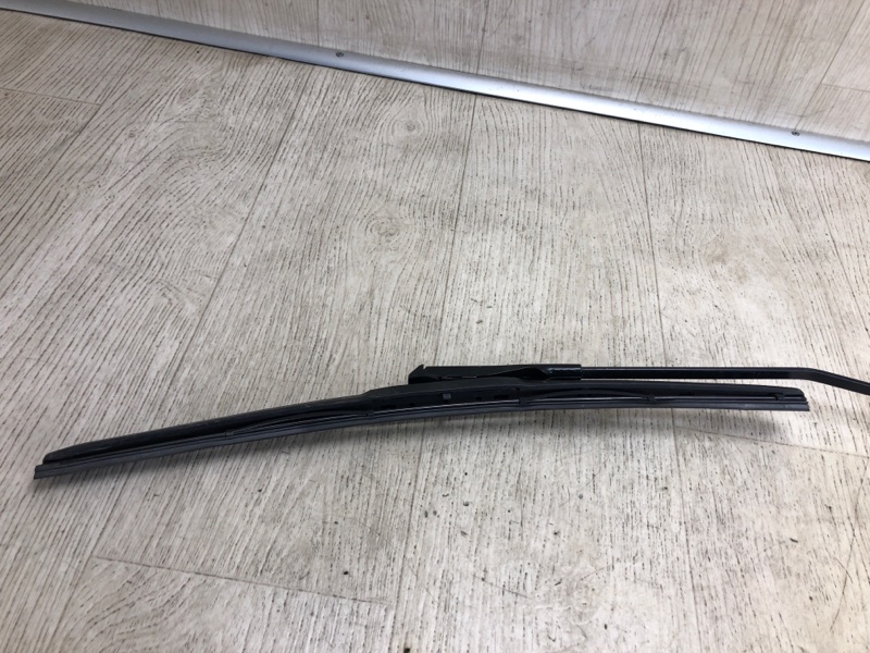 Поводок стеклоочистителя передний правый PASSAT B8 14- 2015 A32 1.8 CPRA