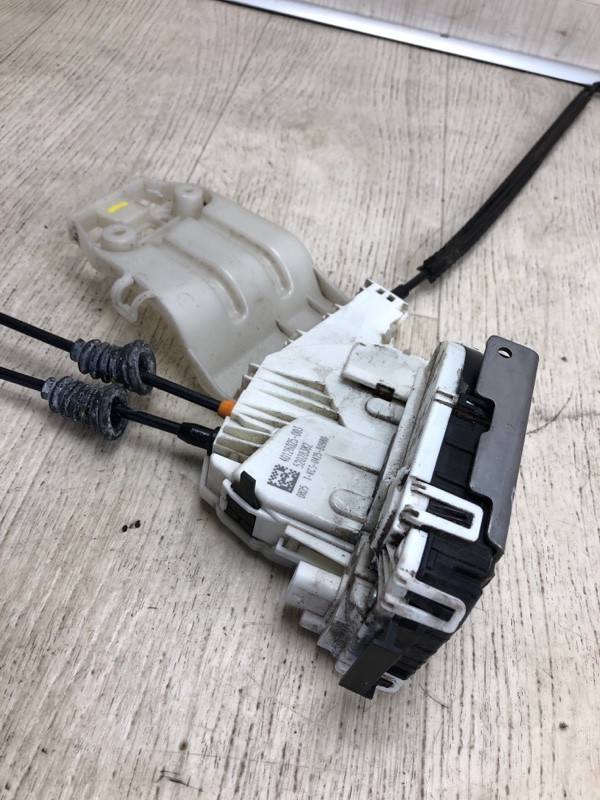 Замок двери передний правый RENEGADE (BU) 14- 2015 BU 2.4 ED6 Замок двери передний правый RENEGADE (BU) 14- 2015 BU 2.4 ED6