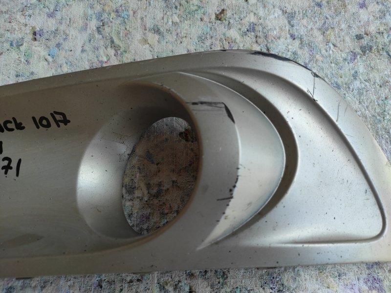 Накладка противотуманной фары передняя левая SUBARU OUTBACK 09-14 BR 2.5 EJ253