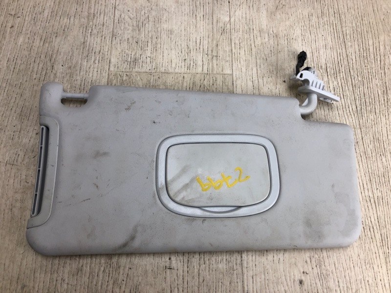 Запчасть козырек солнцезащитный правый JEEP RENEGADE (BU) 14- 2015 BU 2.4 ED6 6WY32MS7AA Б/У Козырек солнцезащитный правый JEEP RENEGADE (BU) 14- 2015 BU 2.4 ED6 6WY32MS7AA Б/У