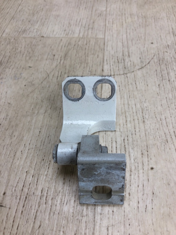 Петля двери нижняя задняя левая JEEP RENEGADE (BU) 14- BU 2.4 ED6 Петля двери нижняя задняя левая JEEP RENEGADE (BU) 14- BU 2.4 ED6