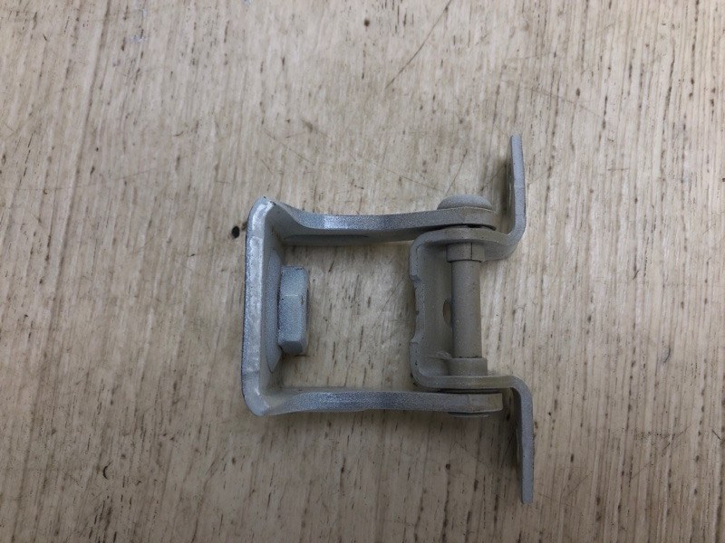 Петля крышки багажника RENEGADE (BU) 14- 2015 BU 2.4 ED6