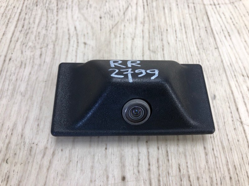 Запчасть камера заднего вида JEEP RENEGADE (BU) 14- 2015 BU 2.4 ED6 68247493AA Б/У Камера заднего вида JEEP RENEGADE (BU) 14- 2015 BU 2.4 ED6 68247493AA Б/У