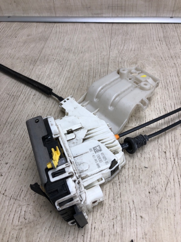 Замок двери передний левый RENEGADE (BU) 14- 2015 BU 2.4 ED6 Замок двери передний левый RENEGADE (BU) 14- 2015 BU 2.4 ED6