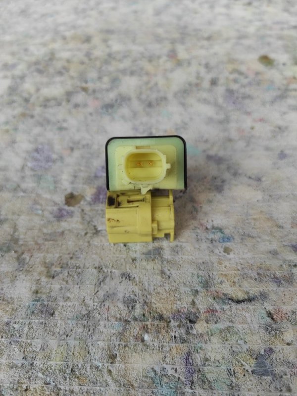 Датчик удара задний правый CAMRY 40 06-11 2009 Седан 2.4 2AZFXE Датчик удара задний правый CAMRY 40 06-11 2009 Седан 2.4 2AZFXE