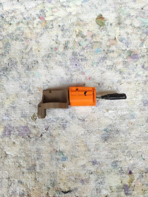 Датчик удара задний левый MAZDA CX-5 (KE) 11-17 Внедорожник 2.5 Датчик удара задний левый MAZDA CX-5 (KE) 11-17 Внедорожник 2.5