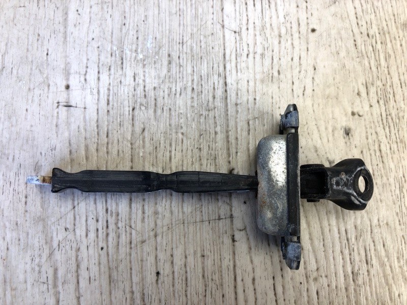 Ограничитель двери задний правый HYUNDAI ELANTRA MD 10-15 2011 MD 1.8 G4NB 79490-3X000 Б/У