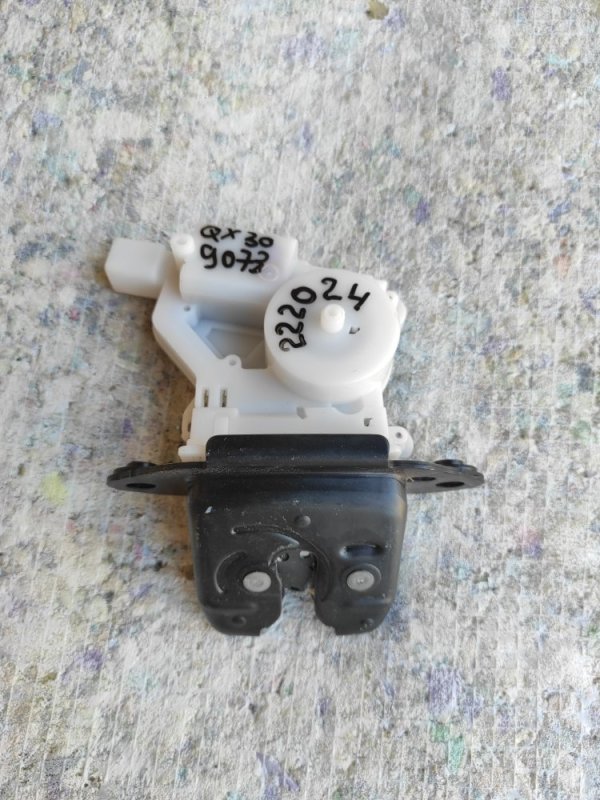 Замок крышки багажника INFINITI QX30 16-20 2019 Внедорожник 2.0 20PET 90502-5DA0C Б/У