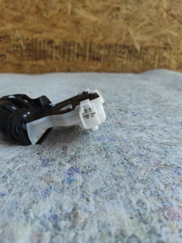 Замок крышки багажника QX30 16-20 2019 Внедорожник 2.0 20PET