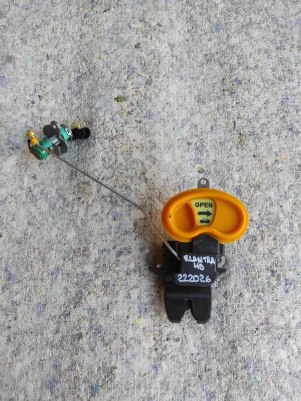 Замок крышки багажника HYUNDAI ELANTRA HD 06-11 81230-2H000 Б/У