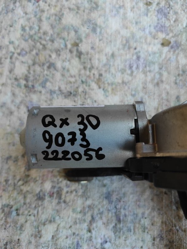 Моторчик стеклоочистителя задний QX30 16-20 2019 Внедорожник 2.0 20PET Моторчик стеклоочистителя задний QX30 16-20 2019 Внедорожник 2.0 20PET