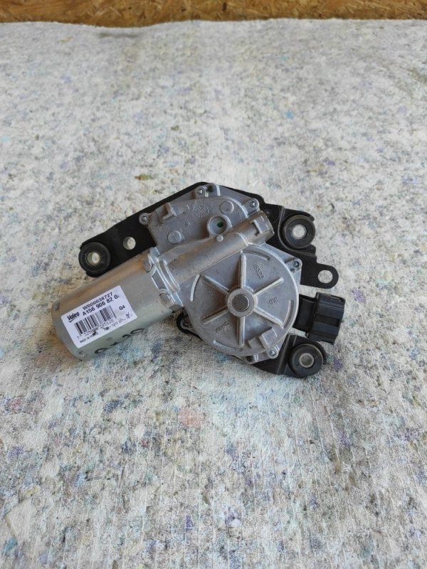 Моторчик стеклоочистителя задний QX30 16-20 2019 Внедорожник 2.0 20PET Моторчик стеклоочистителя задний QX30 16-20 2019 Внедорожник 2.0 20PET