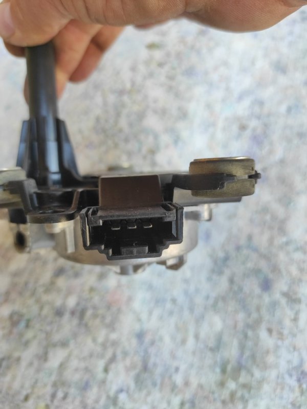 Моторчик стеклоочистителя задний QX30 16-20 2019 Внедорожник 2.0 20PET Моторчик стеклоочистителя задний QX30 16-20 2019 Внедорожник 2.0 20PET