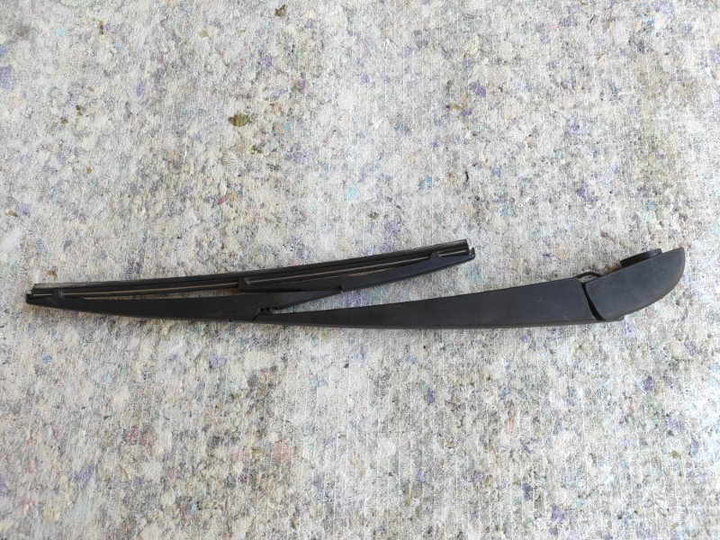 Поводок стеклоочистителя задний VENZA 09-16 2015 Минивэн 3.5 2GR-FE