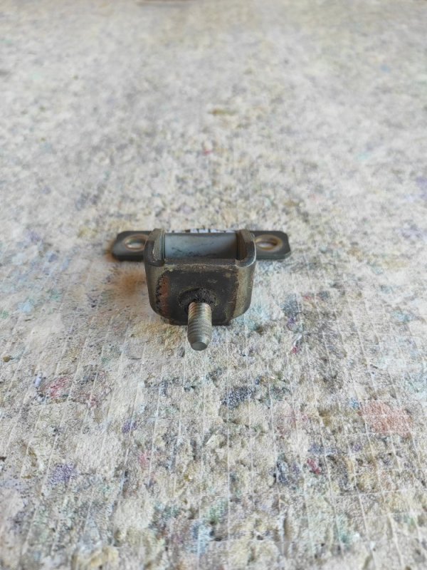 Петля крышки багажника задняя левая OUTLANDER 03-07 2006 Внедорожник 2.4 4G69 Петля крышки багажника задняя левая OUTLANDER 03-07 2006 Внедорожник 2.4 4G69