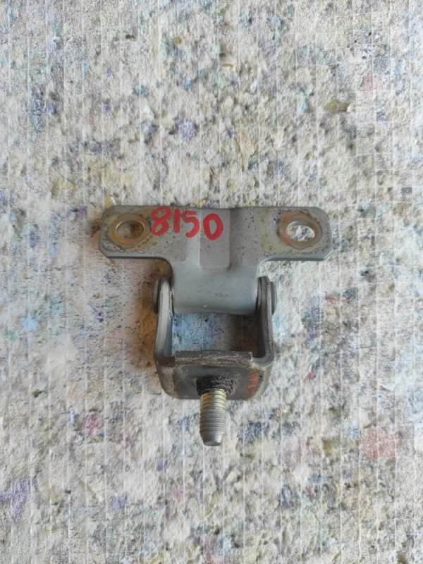 Петля крышки багажника задняя левая MITSUBISHI OUTLANDER 03-07 Внедорожник 2.4 4G69 Петля крышки багажника задняя левая MITSUBISHI OUTLANDER 03-07 Внедорожник 2.4 4G69