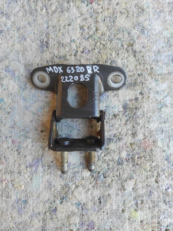 Петля крышки багажника задняя правая ACURA MDX (YD2) 06-13 2010 Внедорожник 3.7 J37A1 68210-STX-A00ZZ Б/У